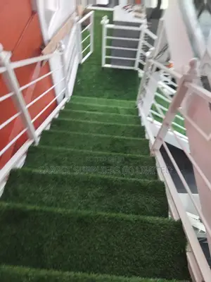 Rooftop Staircase (Grass Carpet)