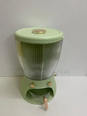 Partitioned Rotation Cereal Dispenser