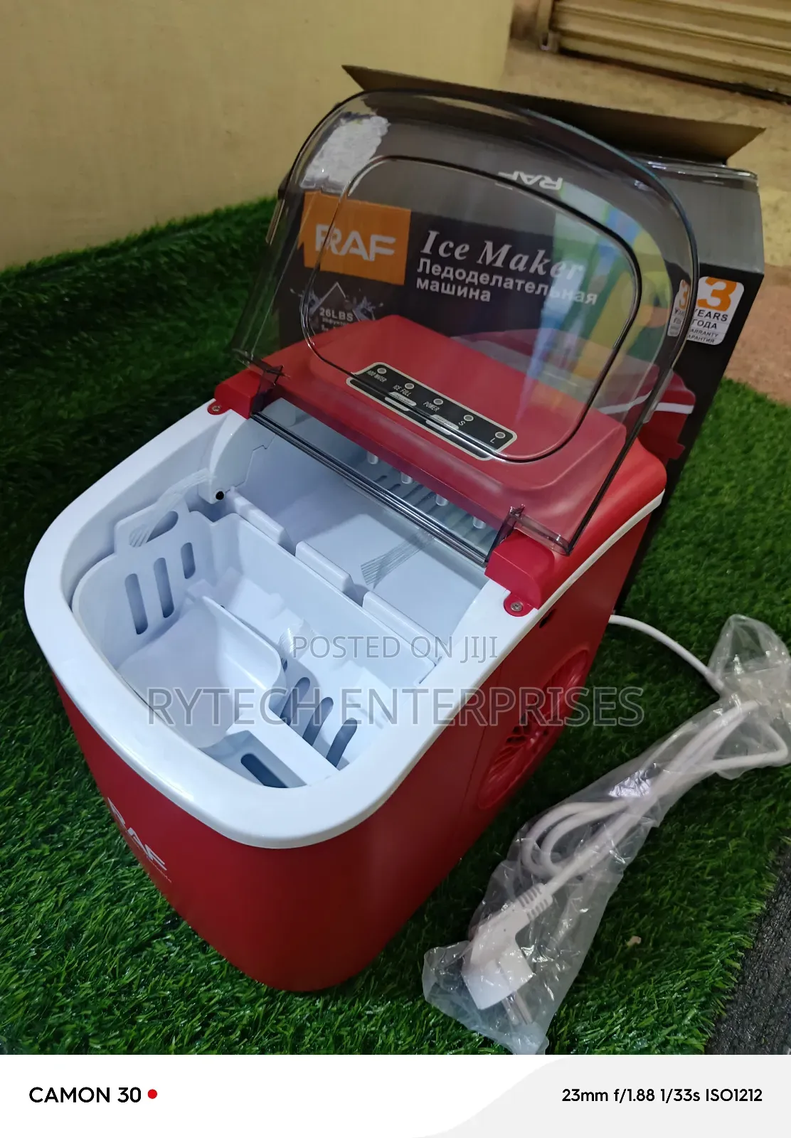 Ice Maker /Ice Cube Maker