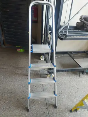 4 Steps Foldable Aluminum Step Ladder