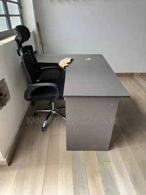 L-Shape Plu Headrest Office Chair