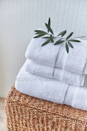 White Bathroom Towels Size 90 by 150 5yt