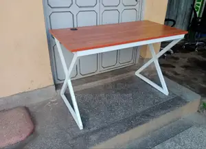 White Stand With Blown Top (Metallic Stands Tables).