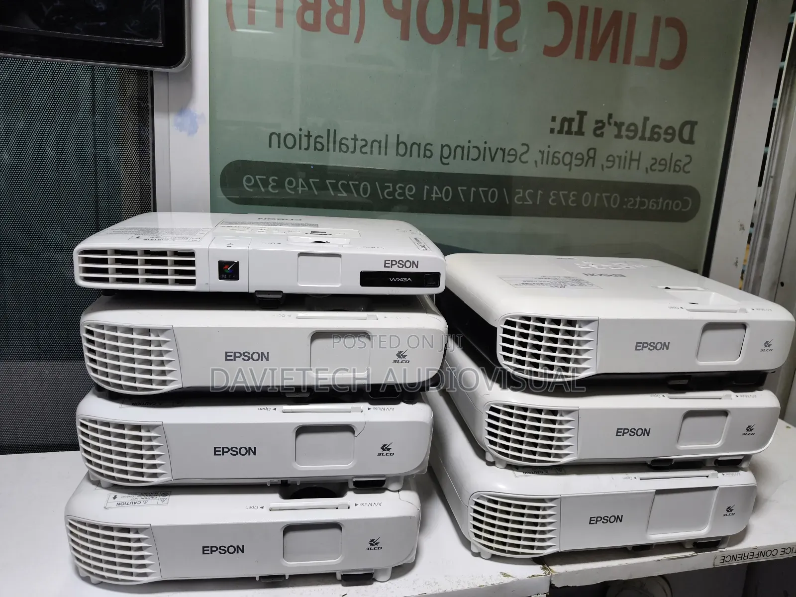  at Epson S05 Projector Refurbished 