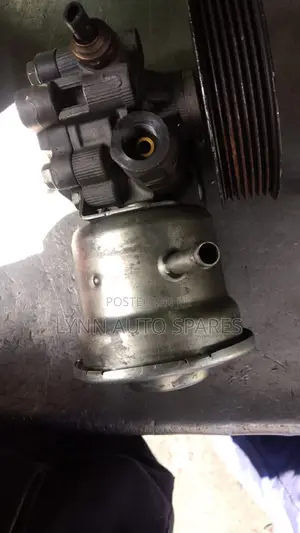 2TR Power Steering Pump Prado