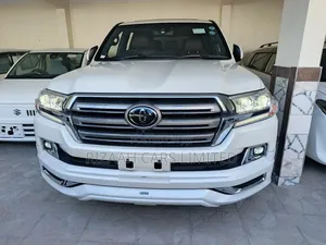 Toyota Land Cruiser 4.6 V8 GX 2017 White