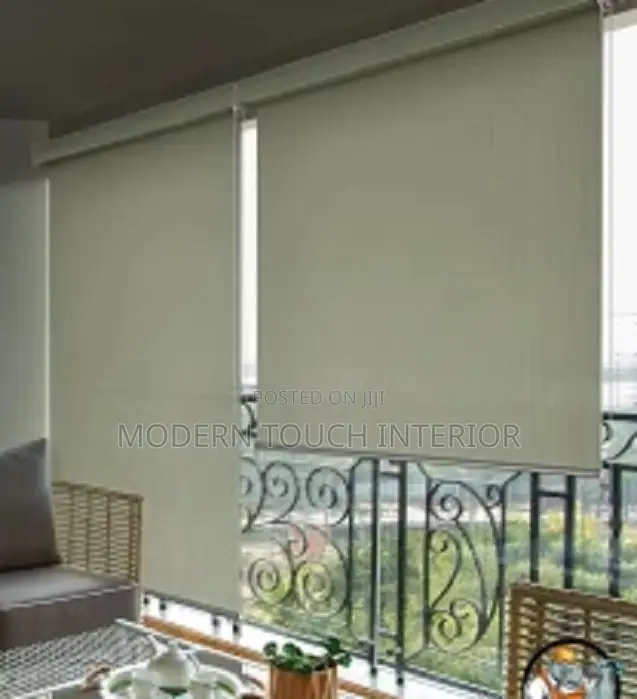 Uv-Protective Sunscreen Blinds