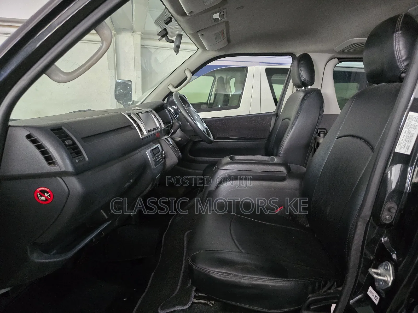 Toyota HiAce 2017 Black