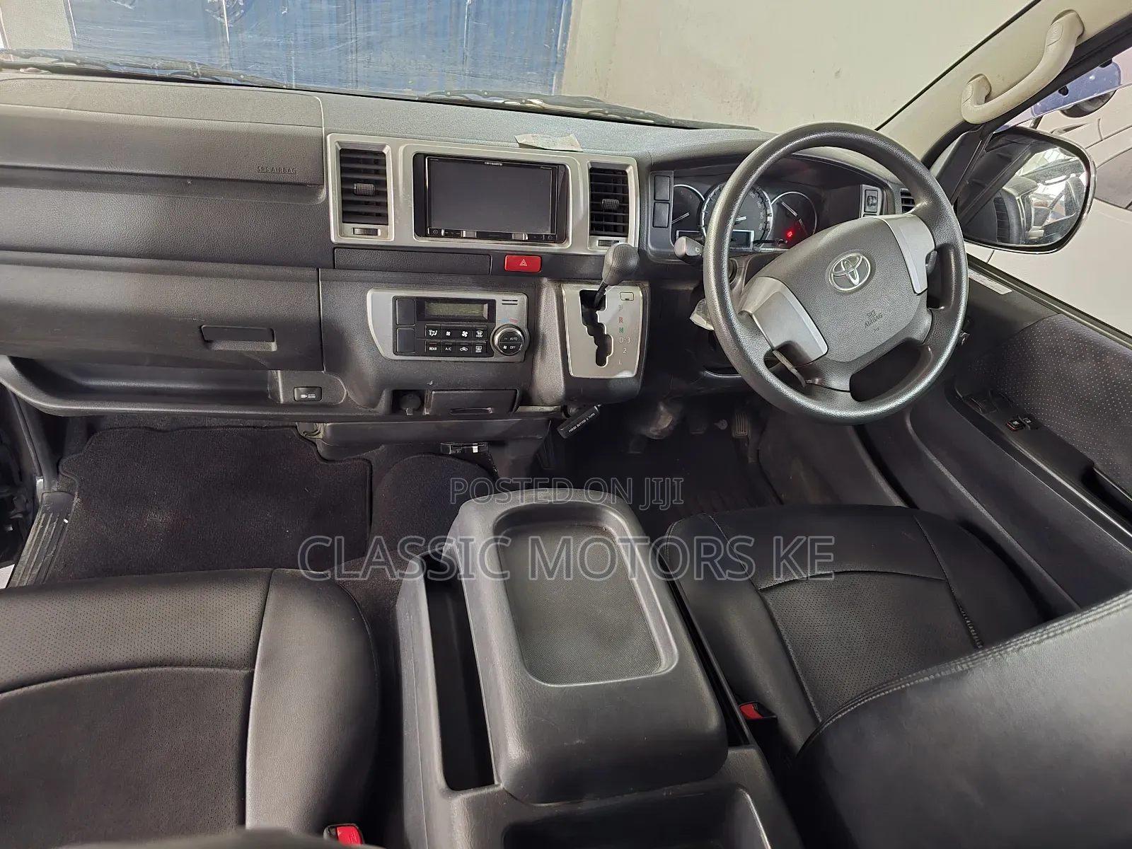 Toyota HiAce 2017 Black