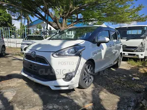 Toyota Sienta 1.5 Hybrid FWD (6-seater) 2018 White