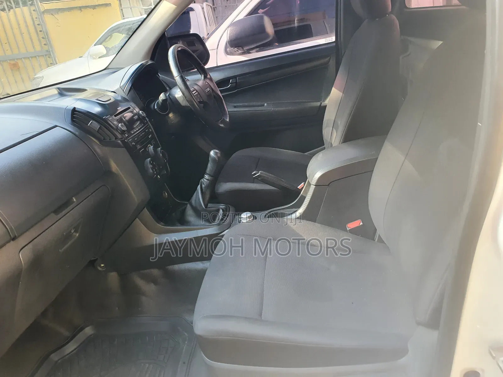 Isuzu D-MAX 2015 White