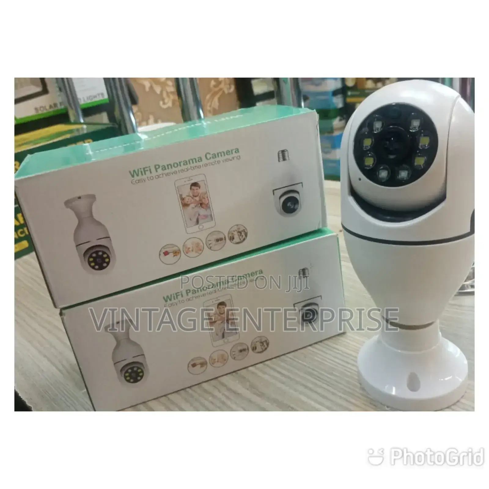 *PTZ Bulb Camera 1080p Auto Rotating Wifi CCTV*