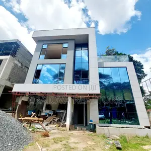 5bdrm Villa in Lavington for sale
