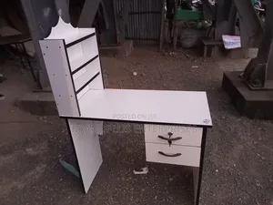 Nails Manicure Table