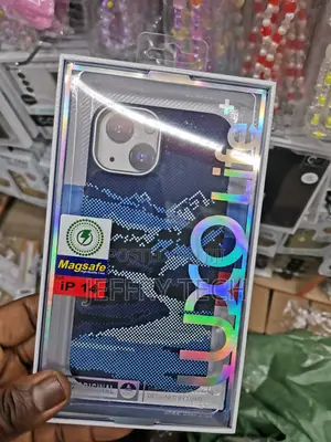 iPhone 14 Premium Carbon Fibre Protective Phone Case