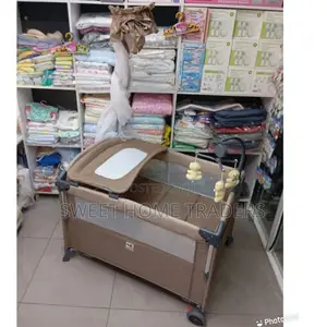 Co Sleeper Travelling Baby Cot *