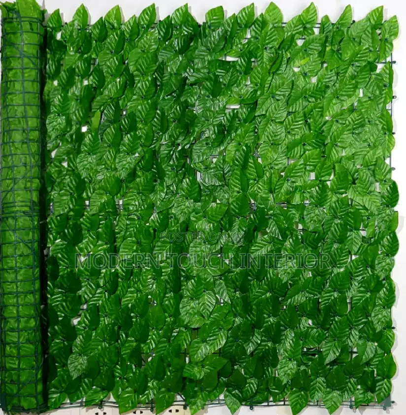 Artificial Privacy Realistic Natural-Looking Fence