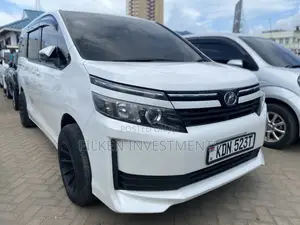 Toyota Voxy 2016 White