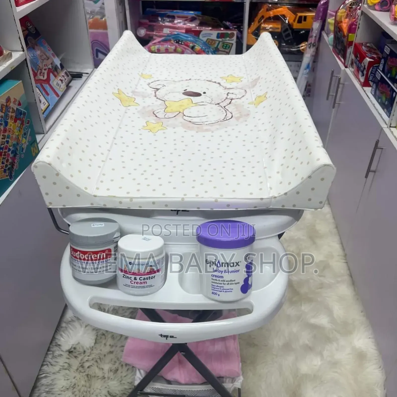 Baby Portable/Foldable Bath Station With a Changing Mat
