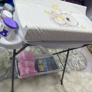 Baby Portable/Foldable Bath Station With a Changing Mat