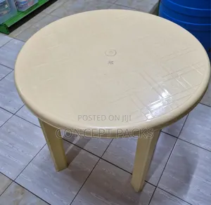 4 Seater Round Plastic Table.