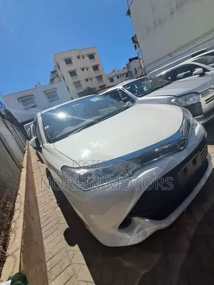 Toyota Corolla Fielder 1.5 Hybrid FWD 2017 White