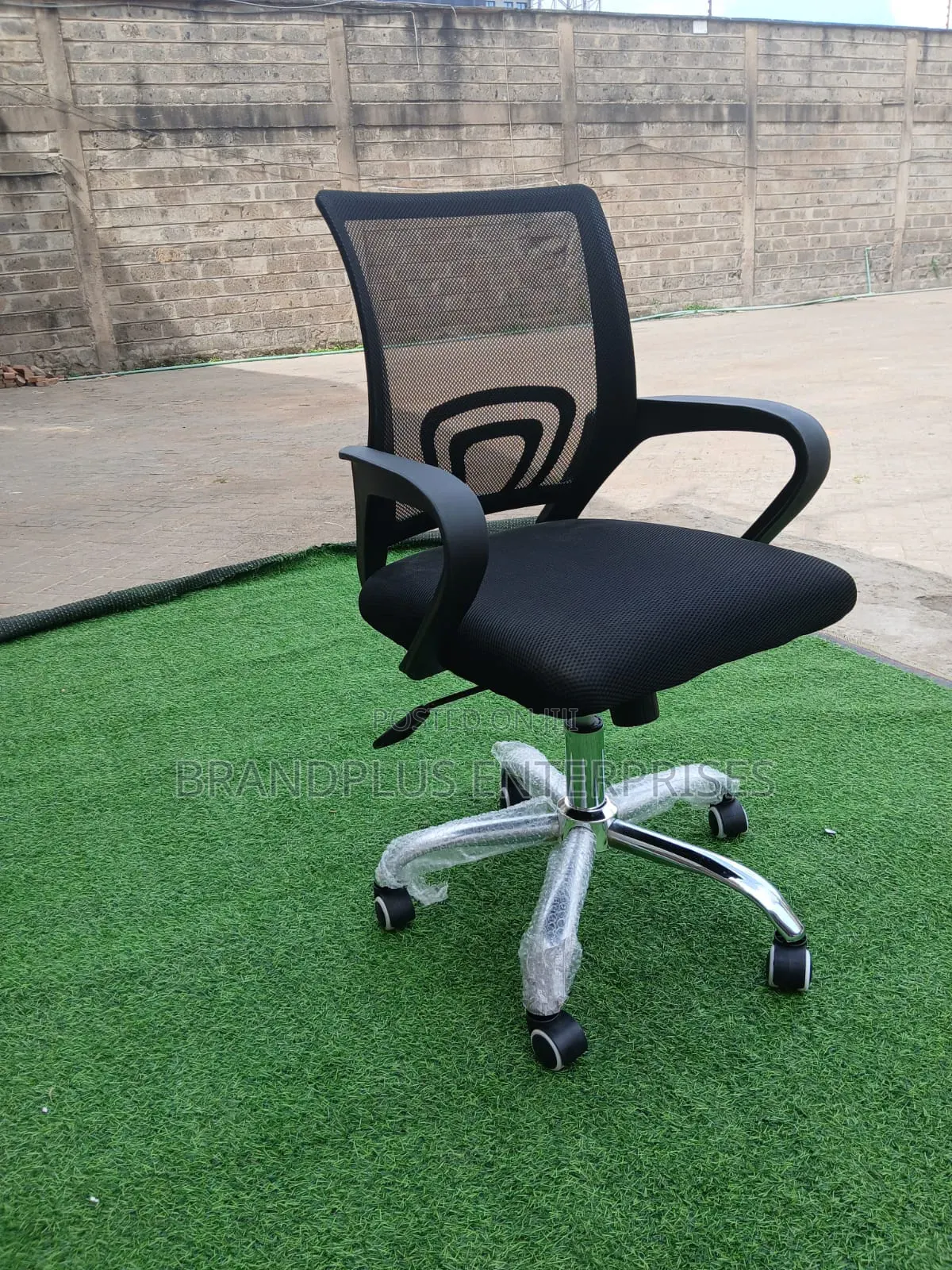 Black Swivel Seat