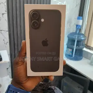 New Apple iPhone 16 128 GB Black