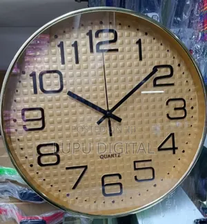 Quartz Clock With Hidden Camera