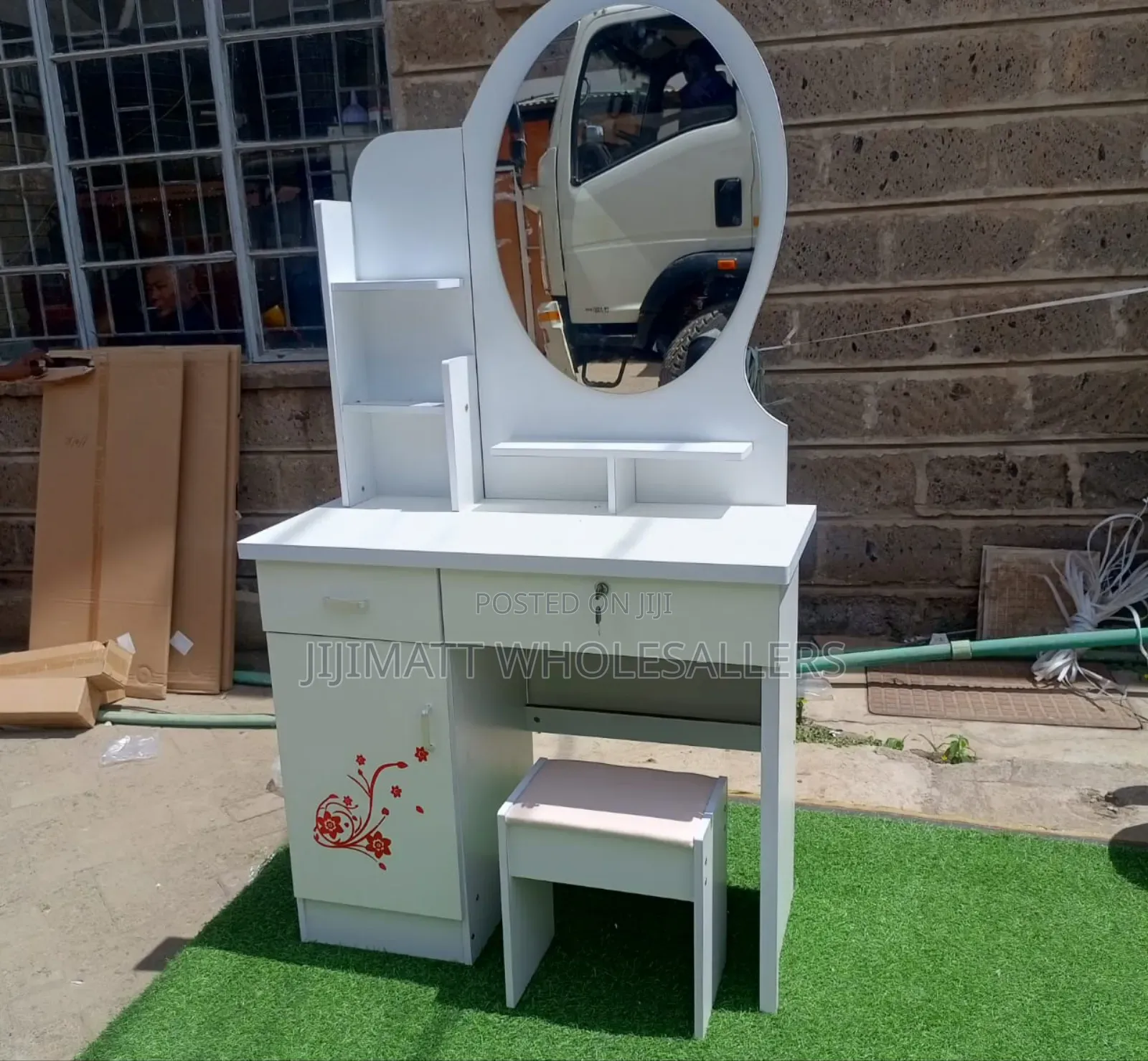 Imported Dressing Table With Fixed Round Mirror.