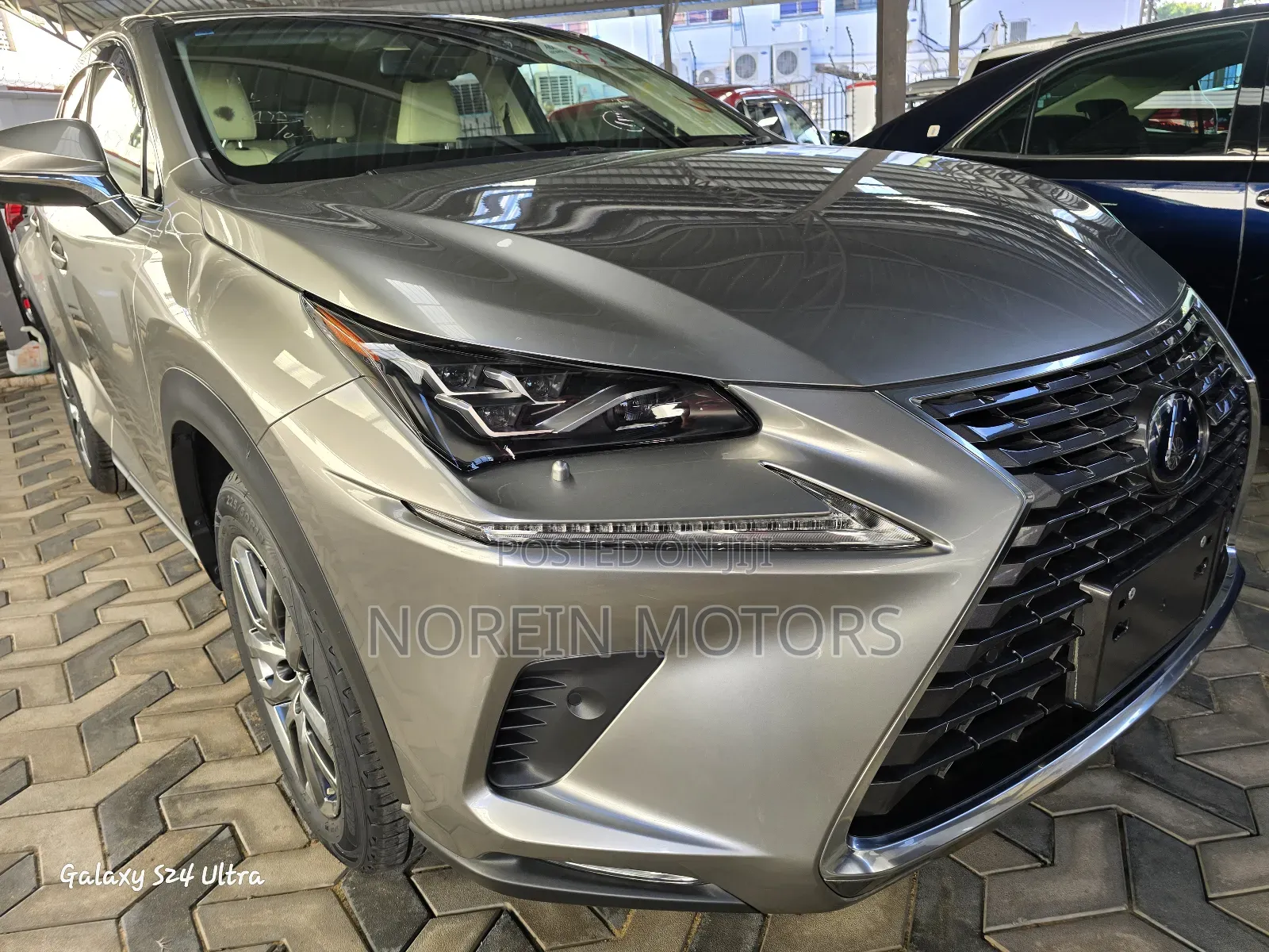 Lexus NX 2017 Gold