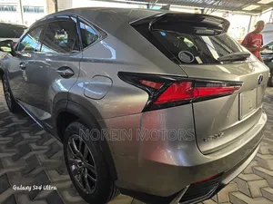 Lexus NX 2017 Gold