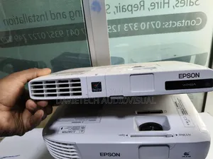 Projectors Rental Services