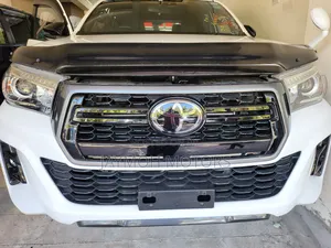 Toyota Hilux 2020 White