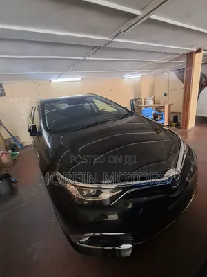 Toyota Auris 2017 Black