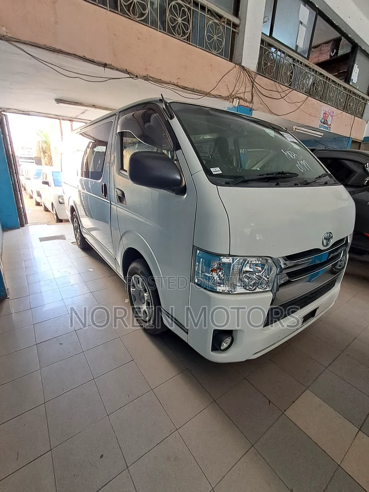 Toyota HiAce 2017 White