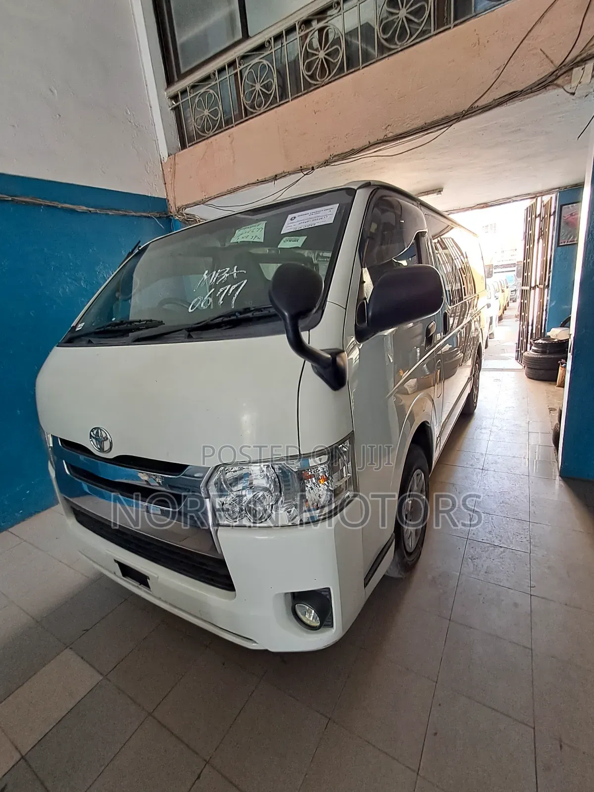 Toyota HiAce 2017 White