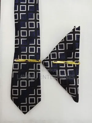 Men's Tie With Pocket Square