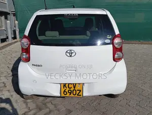 Toyota Passo 2012 White