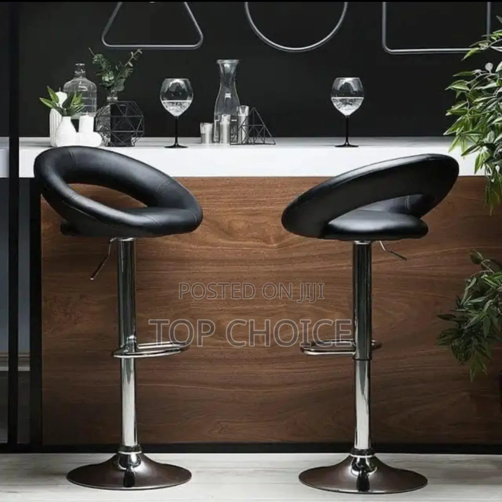 Adjustable Swivel Barchair