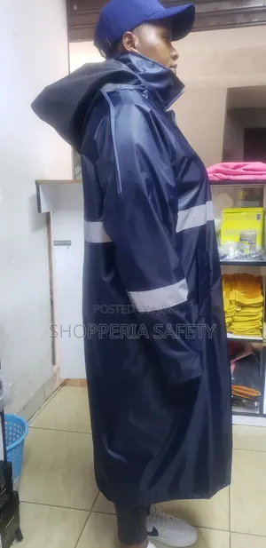 Reflective Raincoat With Inner Lining