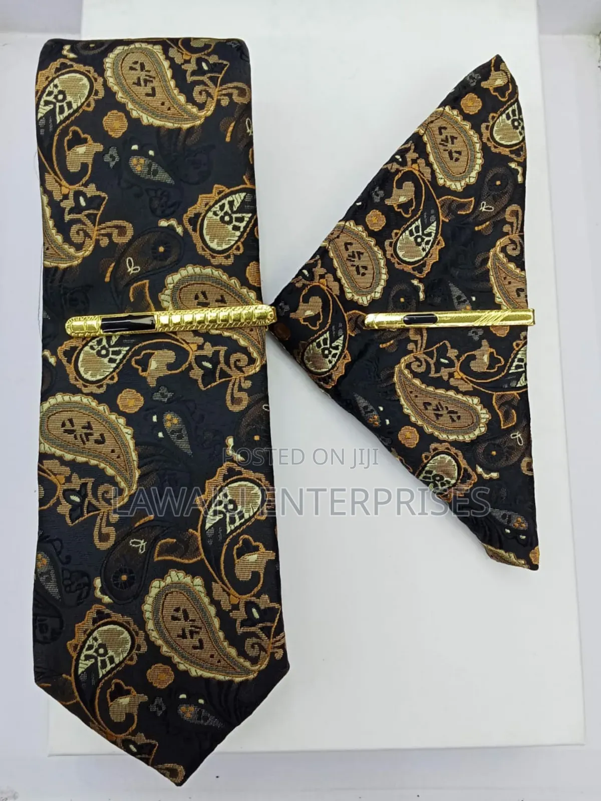 Men's Silk Tie With Pocket Square