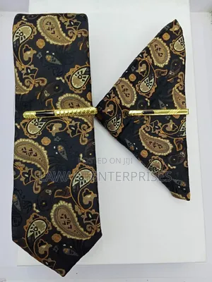 Men's Silk Tie With Pocket Square
