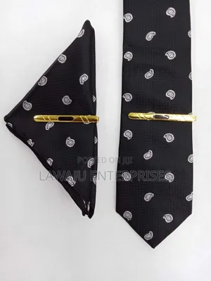 Black Men's Tie With Pocket Square