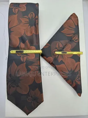 Brown Men's Tie With Pocket Square