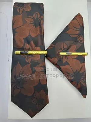 Brown Men's Tie With Pocket Square