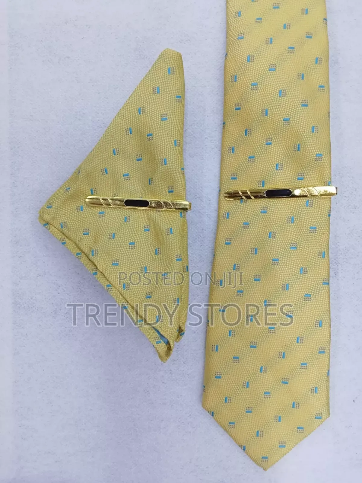 Yellow Pattern Men's Tie With Pocket Square