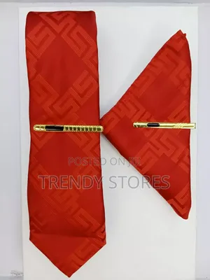 Red Pattern Men's Tie With Pocket Square
