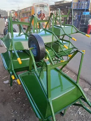 Wheelbarrows in Garden Supplies