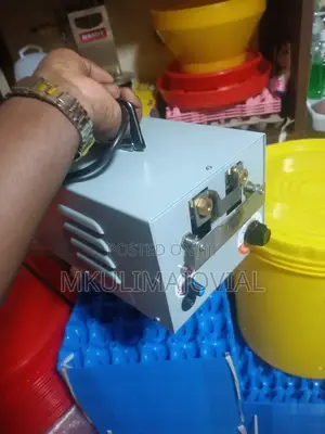 Automatic Debeaking Machine
